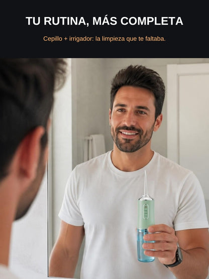 Hombre con el irrigador: tu rutina, más completa